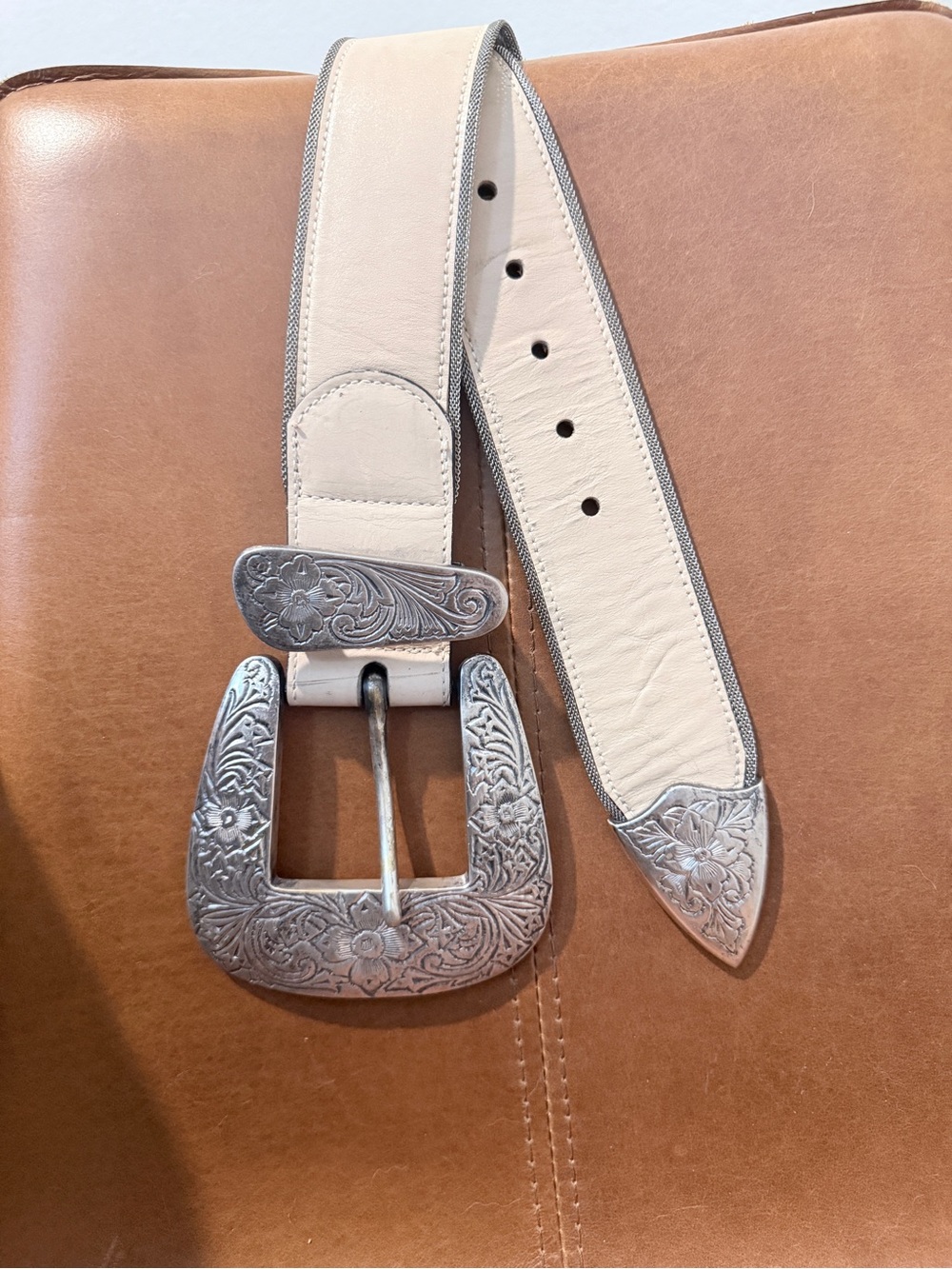 Streets Ahead Big Buckle Cream Western Silver Mesh Trim Leather Belt L - Picture 3 of 9